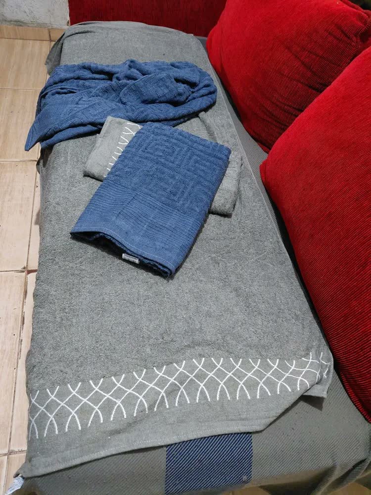 foto de comprador de Kit C/ 2 Toalha De Banho Luxo Gigante 70 X 1,40 Atacado Listras Sortida