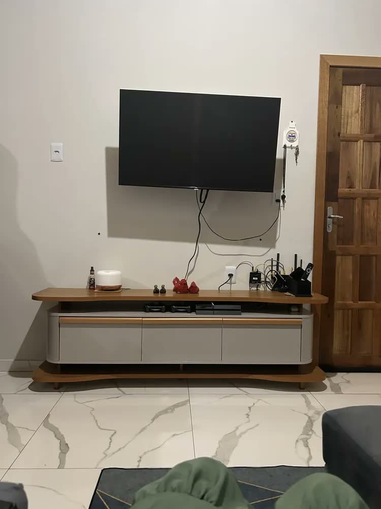 foto de comprador de Rack Para Tv De 75 Polegadas Guarapari Naturalle/off White