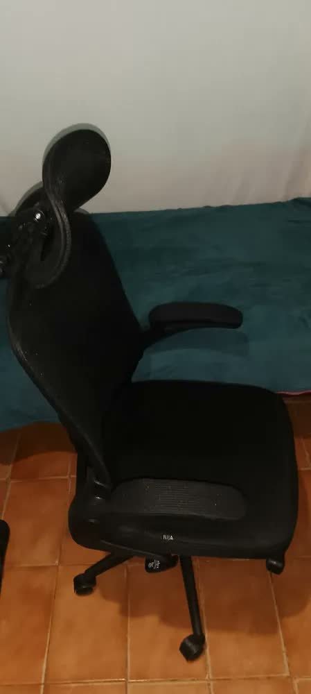 foto de comprador de Cadeira de Escritório Vincere Brasil Elegance Graphite II Ergonômica com Apoio Lombar Preta em Malha