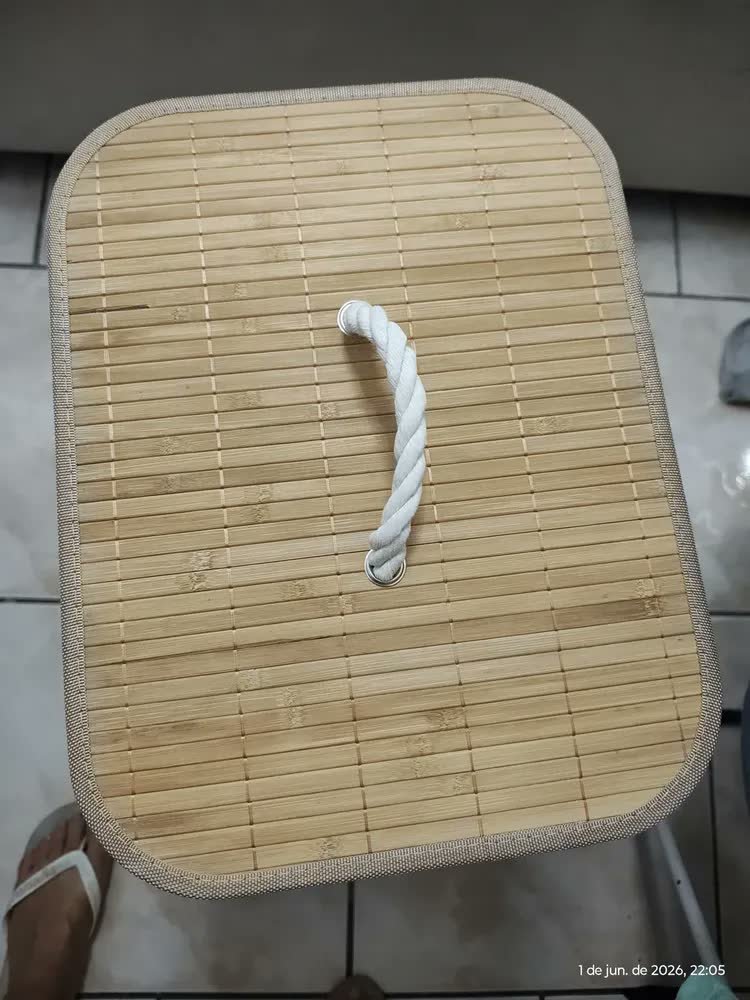 foto de comprador de Cesto Organizador De Roupa Suja Bambu 72l Dobrável Grande Bambu