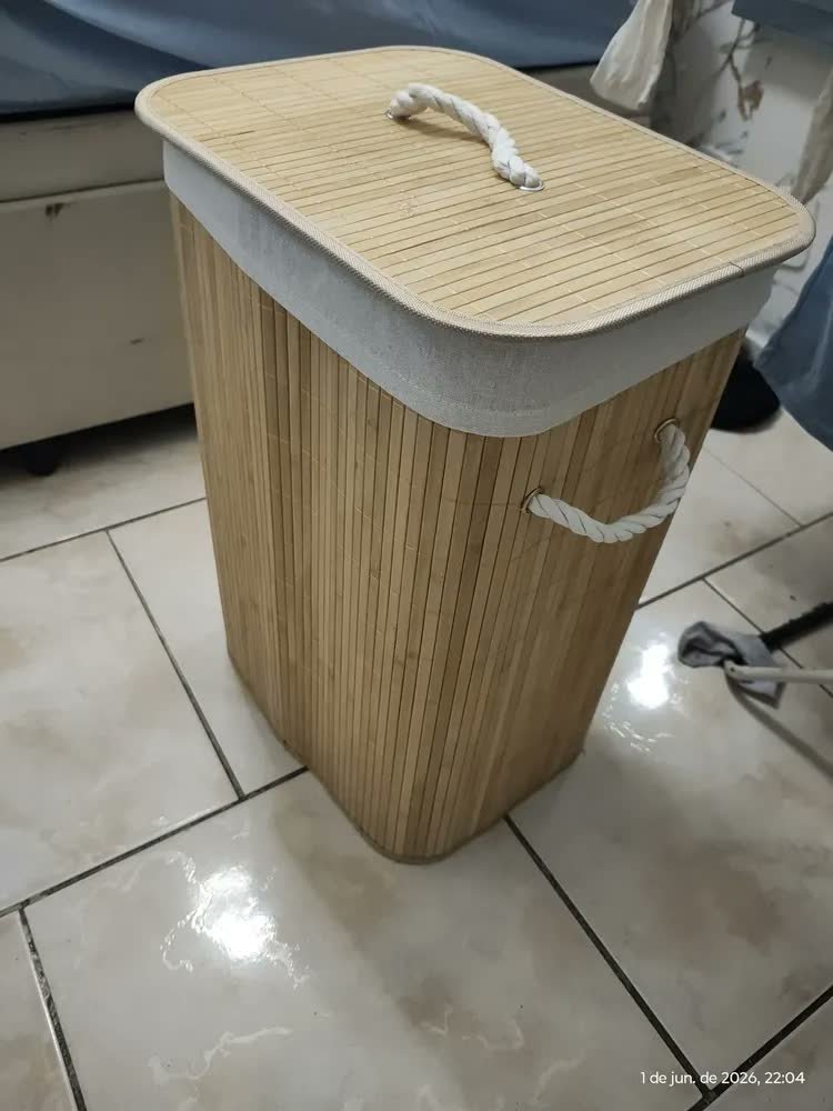 foto de comprador de Cesto Organizador De Roupa Suja Bambu 72l Dobrável Grande Bambu