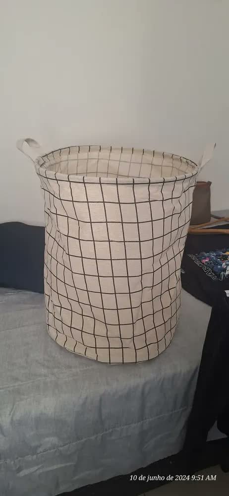 foto de comprador de Cesto Organizador Roupa Suja Dobrável Multiuso 40l Cor Cinza