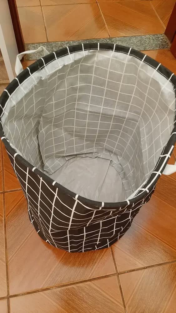 foto de comprador de Cesto Organizador Roupa Suja Dobrável Multiuso 40l Cor Cinza